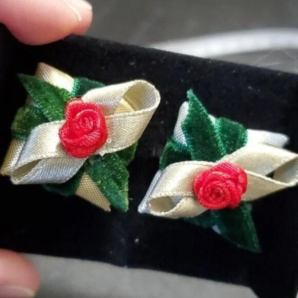 Avon package brooches set of 2 presents